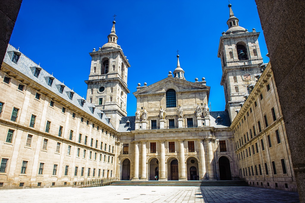 El corazón de España, Conducción por cuenta propia